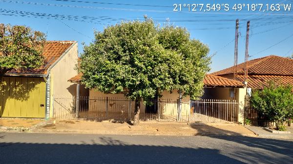 Casa em URUPES/SP